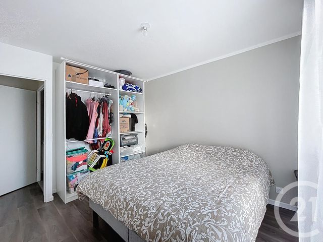 Appartement F3 à vendre - 3 pièces - 60.95 m2 - ST PIERRE DU PERRAY - 91 - ILE-DE-FRANCE - Century 21 Cerim