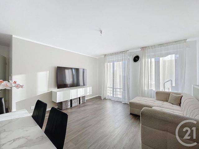 Appartement F3 à vendre - 3 pièces - 60.95 m2 - ST PIERRE DU PERRAY - 91 - ILE-DE-FRANCE - Century 21 Cerim