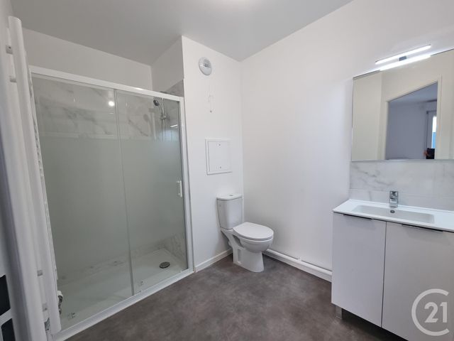 Appartement F2 à louer - 2 pièces - 43.42 m2 - SAVIGNY LE TEMPLE - 77 - ILE-DE-FRANCE - Century 21 Cerim