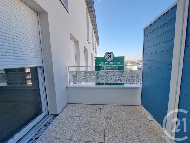 Appartement F2 à louer - 2 pièces - 41.42 m2 - SAVIGNY LE TEMPLE - 77 - ILE-DE-FRANCE - Century 21 Cerim