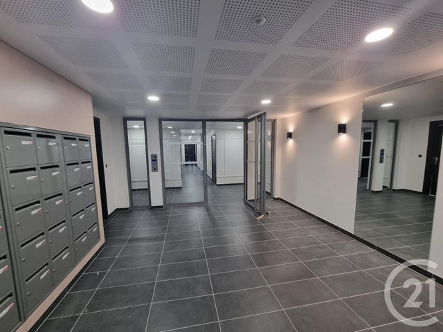 Appartement F2 à louer - 2 pièces - 41.42 m2 - SAVIGNY LE TEMPLE - 77 - ILE-DE-FRANCE - Century 21 Cerim