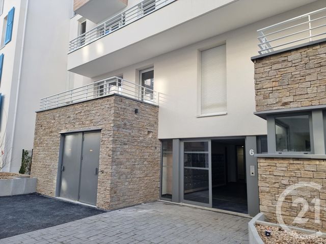 Appartement F2 à louer - 2 pièces - 41.42 m2 - SAVIGNY LE TEMPLE - 77 - ILE-DE-FRANCE - Century 21 Cerim