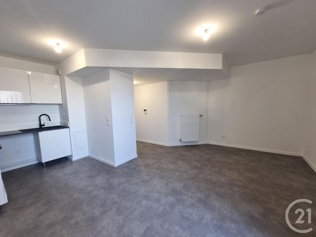 Appartement F2 à louer - 2 pièces - 41.42 m2 - SAVIGNY LE TEMPLE - 77 - ILE-DE-FRANCE - Century 21 Cerim