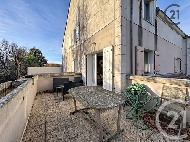 Appartement F3 à vendre - 3 pièces - 63.64 m2 - SAVIGNY LE TEMPLE - 77 - ILE-DE-FRANCE - Century 21 Cerim
