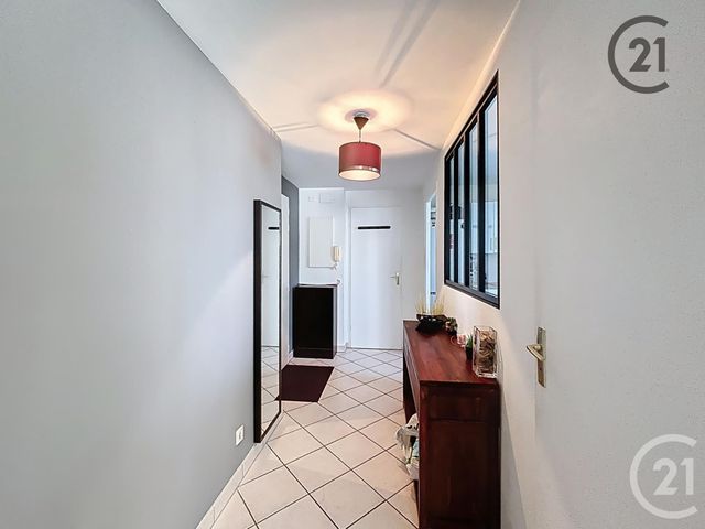 Appartement F3 à vendre - 3 pièces - 63.64 m2 - SAVIGNY LE TEMPLE - 77 - ILE-DE-FRANCE - Century 21 Cerim