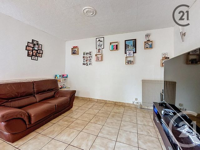 Appartement F3 à vendre - 3 pièces - 60.9 m2 - SAVIGNY LE TEMPLE - 77 - ILE-DE-FRANCE - Century 21 Cerim