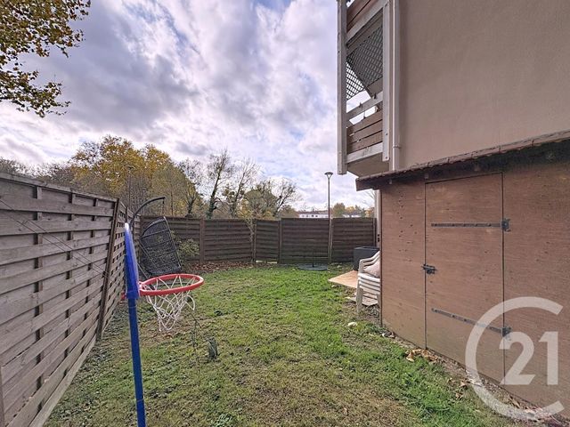 Appartement F3 à vendre - 3 pièces - 60.9 m2 - SAVIGNY LE TEMPLE - 77 - ILE-DE-FRANCE - Century 21 Cerim