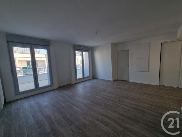 Appartement F2 à louer - 2 pièces - 50.09 m2 - SAVIGNY LE TEMPLE - 77 - ILE-DE-FRANCE - Century 21 Cerim
