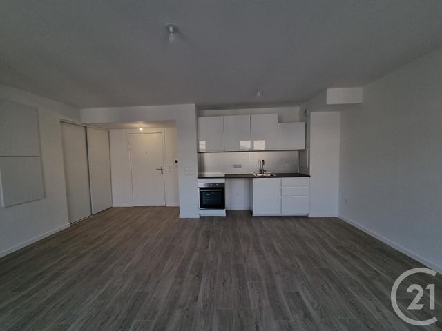 Appartement F2 à louer - 2 pièces - 50.09 m2 - SAVIGNY LE TEMPLE - 77 - ILE-DE-FRANCE - Century 21 Cerim