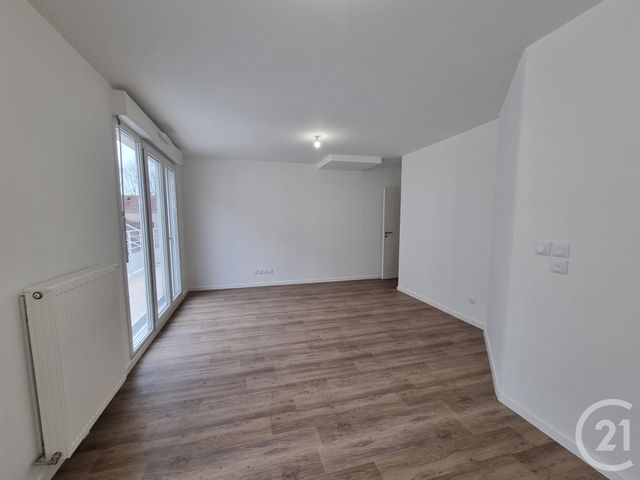 Appartement F3 à louer - 3 pièces - 58.06 m2 - SAVIGNY LE TEMPLE - 77 - ILE-DE-FRANCE - Century 21 Cerim