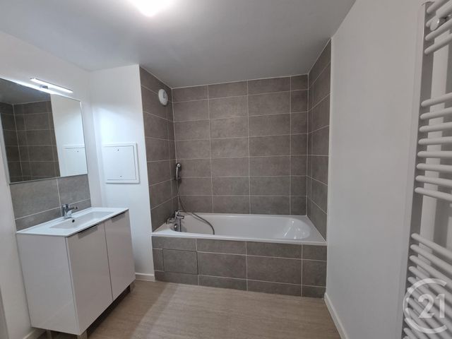 Appartement F3 à louer - 3 pièces - 58.06 m2 - SAVIGNY LE TEMPLE - 77 - ILE-DE-FRANCE - Century 21 Cerim