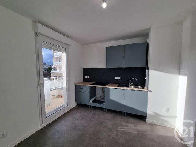 Appartement F3 à louer - 3 pièces - 58.52 m2 - SAVIGNY LE TEMPLE - 77 - ILE-DE-FRANCE - Century 21 Cerim