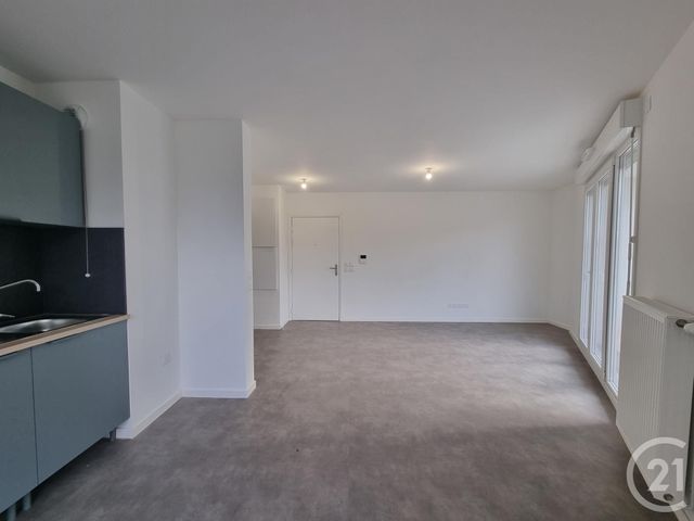 Appartement F3 à louer - 3 pièces - 58.52 m2 - SAVIGNY LE TEMPLE - 77 - ILE-DE-FRANCE - Century 21 Cerim