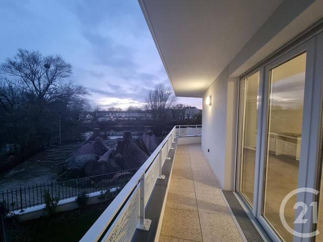 Appartement F3 à louer - 3 pièces - 58.52 m2 - SAVIGNY LE TEMPLE - 77 - ILE-DE-FRANCE - Century 21 Cerim
