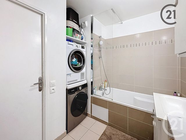 Appartement F3 à vendre - 3 pièces - 58.45 m2 - LIEUSAINT - 77 - ILE-DE-FRANCE - Century 21 Cerim