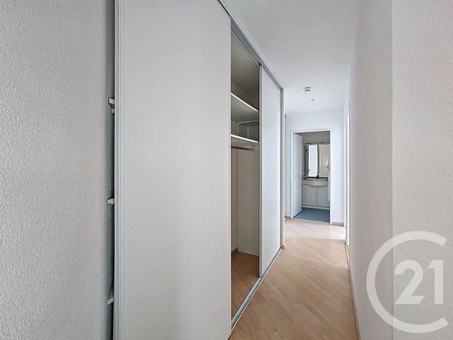 Appartement F3 à vendre - 3 pièces - 75.17 m2 - LIEUSAINT - 77 - ILE-DE-FRANCE - Century 21 Cerim