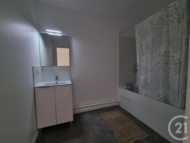 Appartement F3 à louer - 3 pièces - 59.89 m2 - SAVIGNY LE TEMPLE - 77 - ILE-DE-FRANCE - Century 21 Cerim