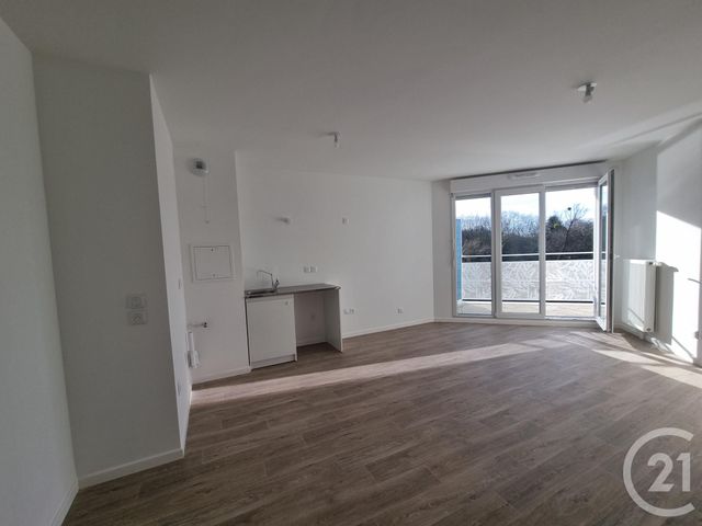 Appartement F3 à louer - 3 pièces - 59.89 m2 - SAVIGNY LE TEMPLE - 77 - ILE-DE-FRANCE - Century 21 Cerim