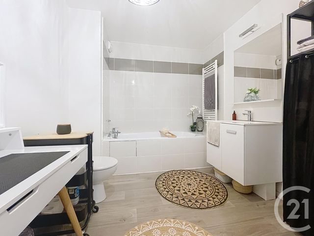 Appartement F2 à vendre - 2 pièces - 39.84 m2 - MOISSY CRAMAYEL - 77 - ILE-DE-FRANCE - Century 21 Cerim