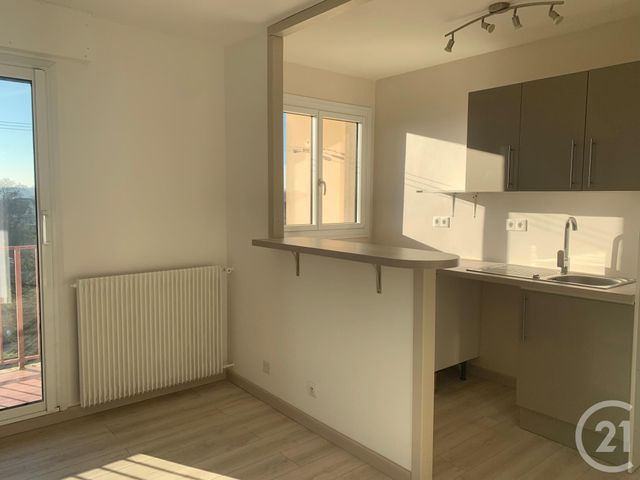 Appartement F1 à louer - 1 pièce - 32.56 m2 - COMBS LA VILLE - 77 - ILE-DE-FRANCE - Century 21 Cerim