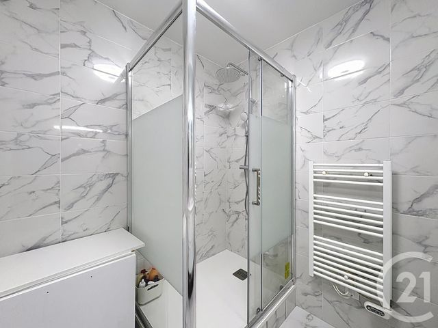 Appartement F3 à vendre - 3 pièces - 72.0 m2 - SAVIGNY LE TEMPLE - 77 - ILE-DE-FRANCE - Century 21 Cerim