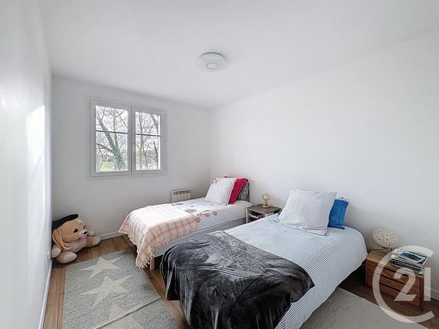 Appartement F3 à vendre - 3 pièces - 72.0 m2 - SAVIGNY LE TEMPLE - 77 - ILE-DE-FRANCE - Century 21 Cerim