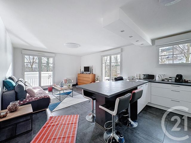 Appartement F3 à vendre - 3 pièces - 72.0 m2 - SAVIGNY LE TEMPLE - 77 - ILE-DE-FRANCE - Century 21 Cerim