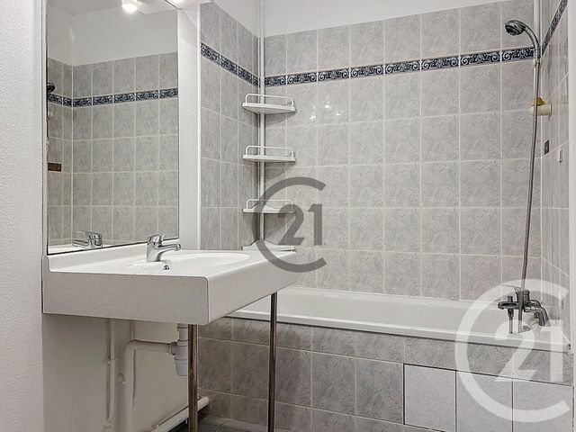 Appartement T2 à louer - 2 pièces - 47.25 m2 - MOISSY CRAMAYEL - 77 - ILE-DE-FRANCE - Century 21 Cerim