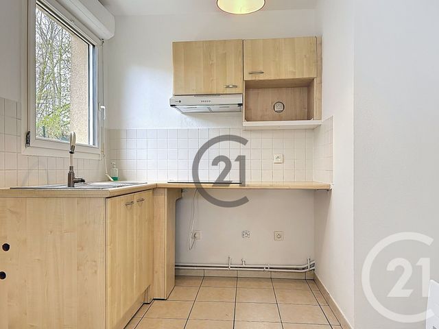 Appartement T2 à louer - 2 pièces - 47.25 m2 - MOISSY CRAMAYEL - 77 - ILE-DE-FRANCE - Century 21 Cerim