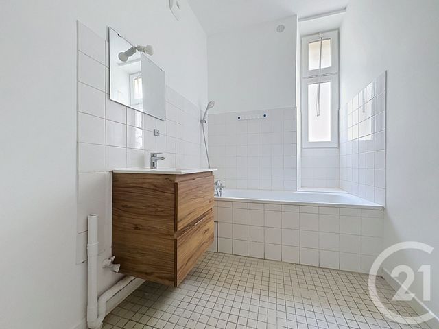 Appartement T3 à louer - 3 pièces - 51.64 m2 - MELUN - 77 - ILE-DE-FRANCE - Century 21 Cerim