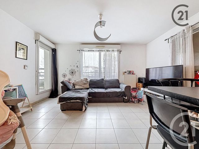 Appartement F3 à vendre - 3 pièces - 56.0 m2 - LIEUSAINT - 77 - ILE-DE-FRANCE - Century 21 Cerim