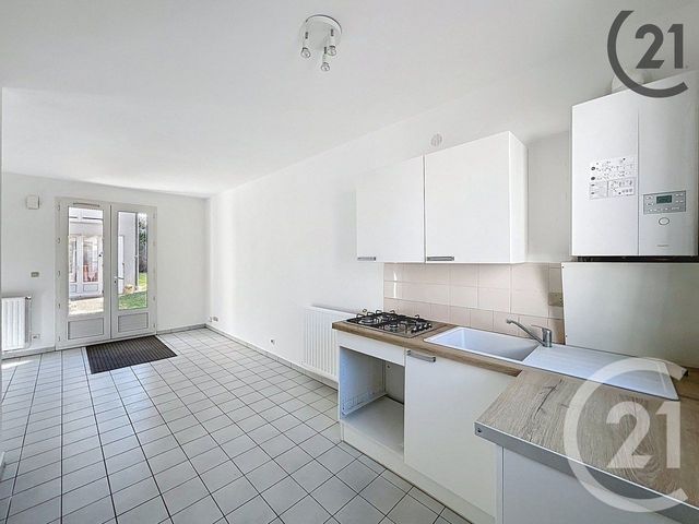Appartement F1 à louer - 1 pièce - 29.3 m2 - VERT ST DENIS - 77 - ILE-DE-FRANCE - Century 21 Cerim