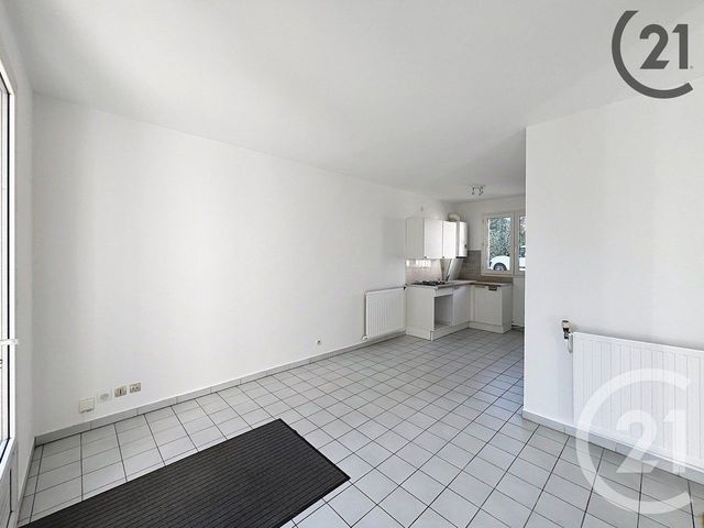 Appartement F1 à louer - 1 pièce - 29.3 m2 - VERT ST DENIS - 77 - ILE-DE-FRANCE - Century 21 Cerim