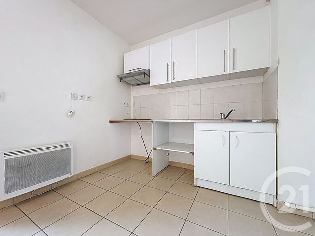 Appartement F2 à louer - 2 pièces - 46.89 m2 - DAMMARIE LES LYS - 77 - ILE-DE-FRANCE - Century 21 Cerim