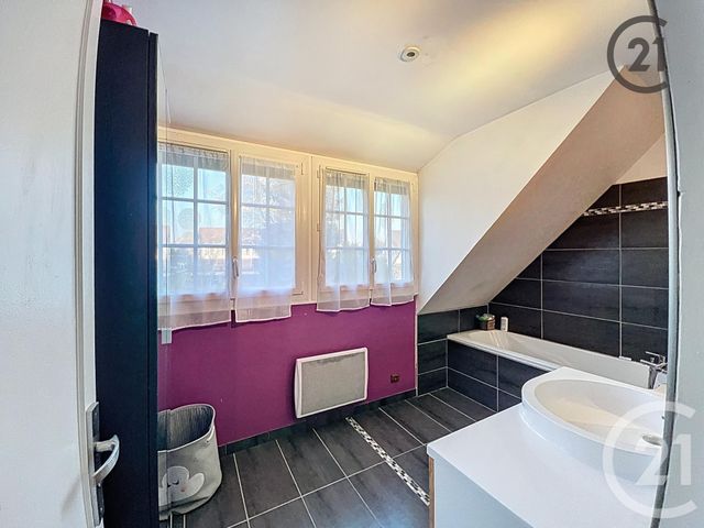 maison à vendre - 6 pièces - 117.0 m2 - SAVIGNY LE TEMPLE - 77 - ILE-DE-FRANCE - Century 21 Cerim