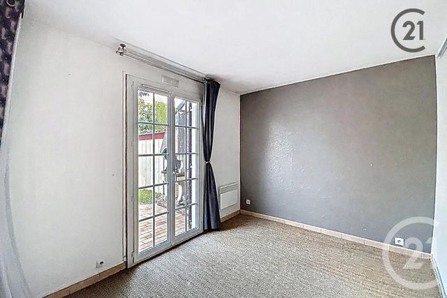 maison à vendre - 6 pièces - 117.0 m2 - SAVIGNY LE TEMPLE - 77 - ILE-DE-FRANCE - Century 21 Cerim