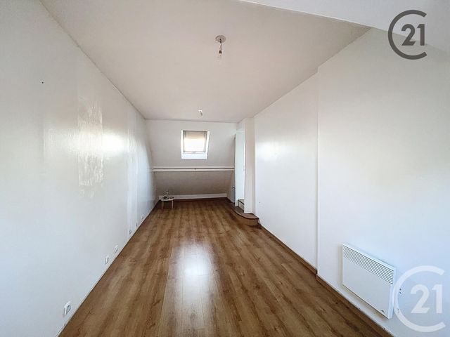 maison à vendre - 6 pièces - 117.0 m2 - SAVIGNY LE TEMPLE - 77 - ILE-DE-FRANCE - Century 21 Cerim