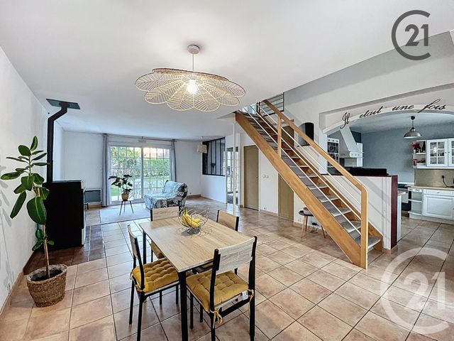 maison à vendre - 6 pièces - 117.0 m2 - SAVIGNY LE TEMPLE - 77 - ILE-DE-FRANCE - Century 21 Cerim