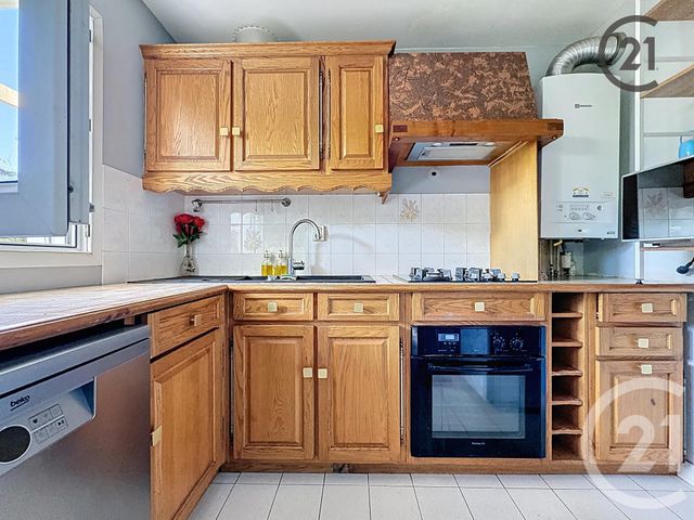 Appartement F2 à vendre - 2 pièces - 43.08 m2 - COMBS LA VILLE - 77 - ILE-DE-FRANCE - Century 21 Cerim