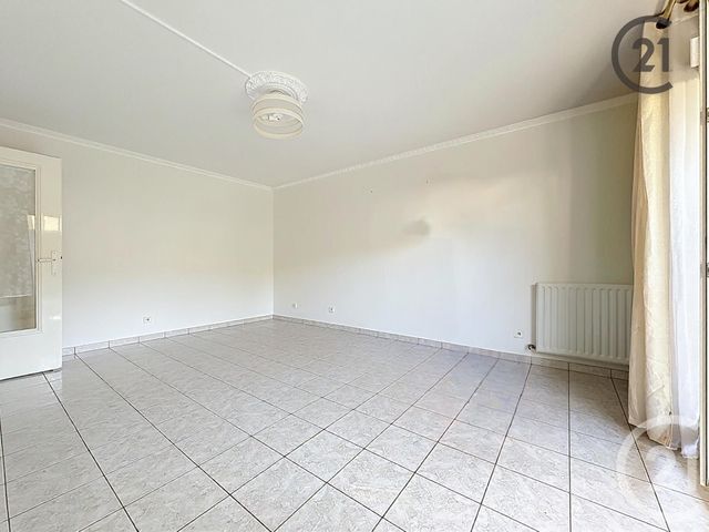 Appartement F2 à vendre - 2 pièces - 43.08 m2 - COMBS LA VILLE - 77 - ILE-DE-FRANCE - Century 21 Cerim