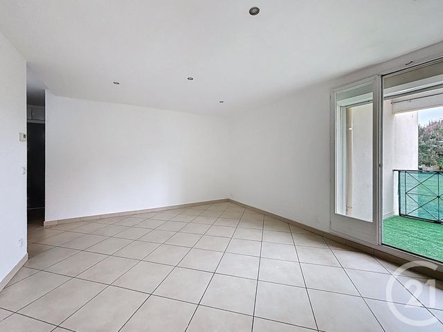 Appartement F3 à vendre - 3 pièces - 65.65 m2 - MOISSY CRAMAYEL - 77 - ILE-DE-FRANCE - Century 21 Cerim