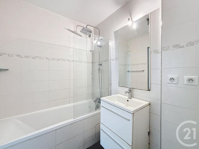 Appartement F3 à vendre - 3 pièces - 65.65 m2 - MOISSY CRAMAYEL - 77 - ILE-DE-FRANCE - Century 21 Cerim