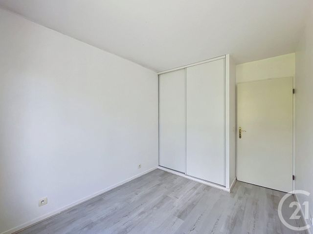 Appartement F3 à vendre - 3 pièces - 53.61 m2 - MOISSY CRAMAYEL - 77 - ILE-DE-FRANCE - Century 21 Cerim