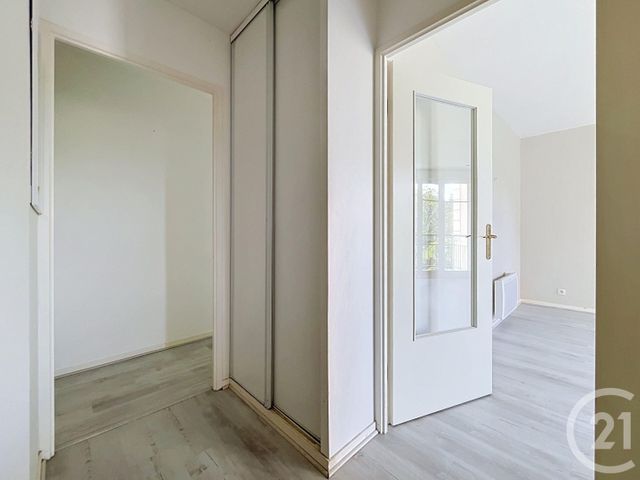 Appartement F3 à vendre - 3 pièces - 53.61 m2 - MOISSY CRAMAYEL - 77 - ILE-DE-FRANCE - Century 21 Cerim