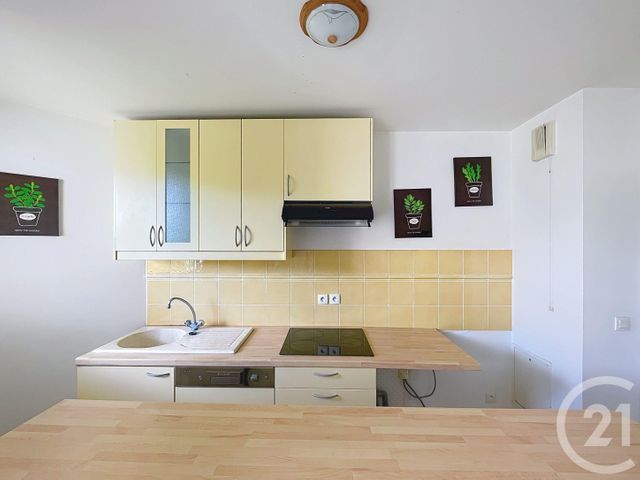 Appartement F3 à vendre - 3 pièces - 53.61 m2 - MOISSY CRAMAYEL - 77 - ILE-DE-FRANCE - Century 21 Cerim