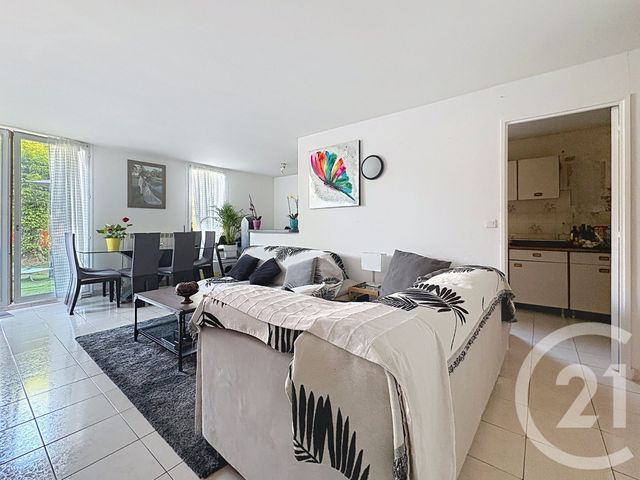 Appartement F5 à vendre - 5 pièces - 96.1 m2 - NANDY - 77 - ILE-DE-FRANCE - Century 21 Cerim