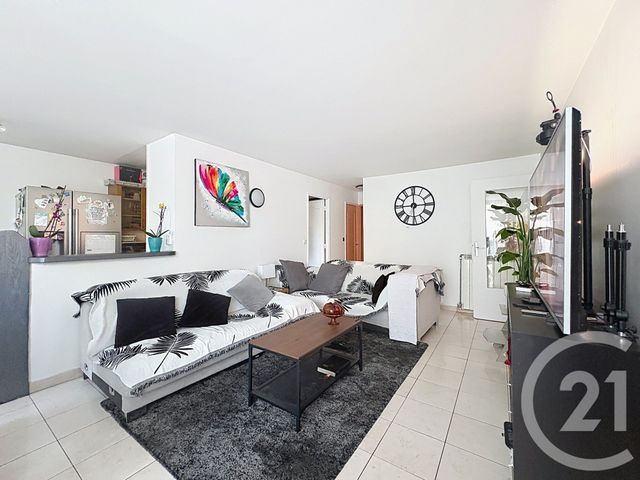 Appartement F5 à vendre - 5 pièces - 96.1 m2 - NANDY - 77 - ILE-DE-FRANCE - Century 21 Cerim