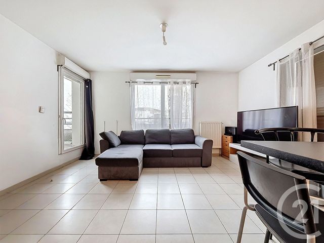 Appartement F3 à vendre - 3 pièces - 56.0 m2 - LIEUSAINT - 77 - ILE-DE-FRANCE - Century 21 Cerim