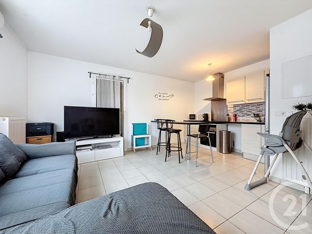 Appartement F3 à vendre - 3 pièces - 56.0 m2 - LIEUSAINT - 77 - ILE-DE-FRANCE - Century 21 Cerim