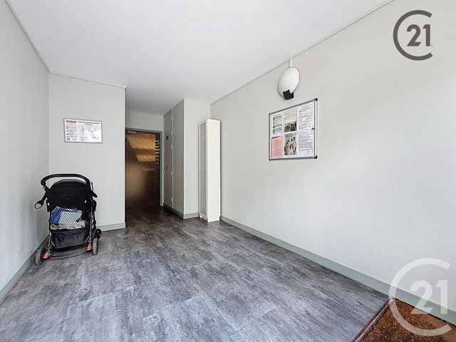 Appartement F5 à vendre - 5 pièces - 85.83 m2 - COMBS LA VILLE - 77 - ILE-DE-FRANCE - Century 21 Cerim